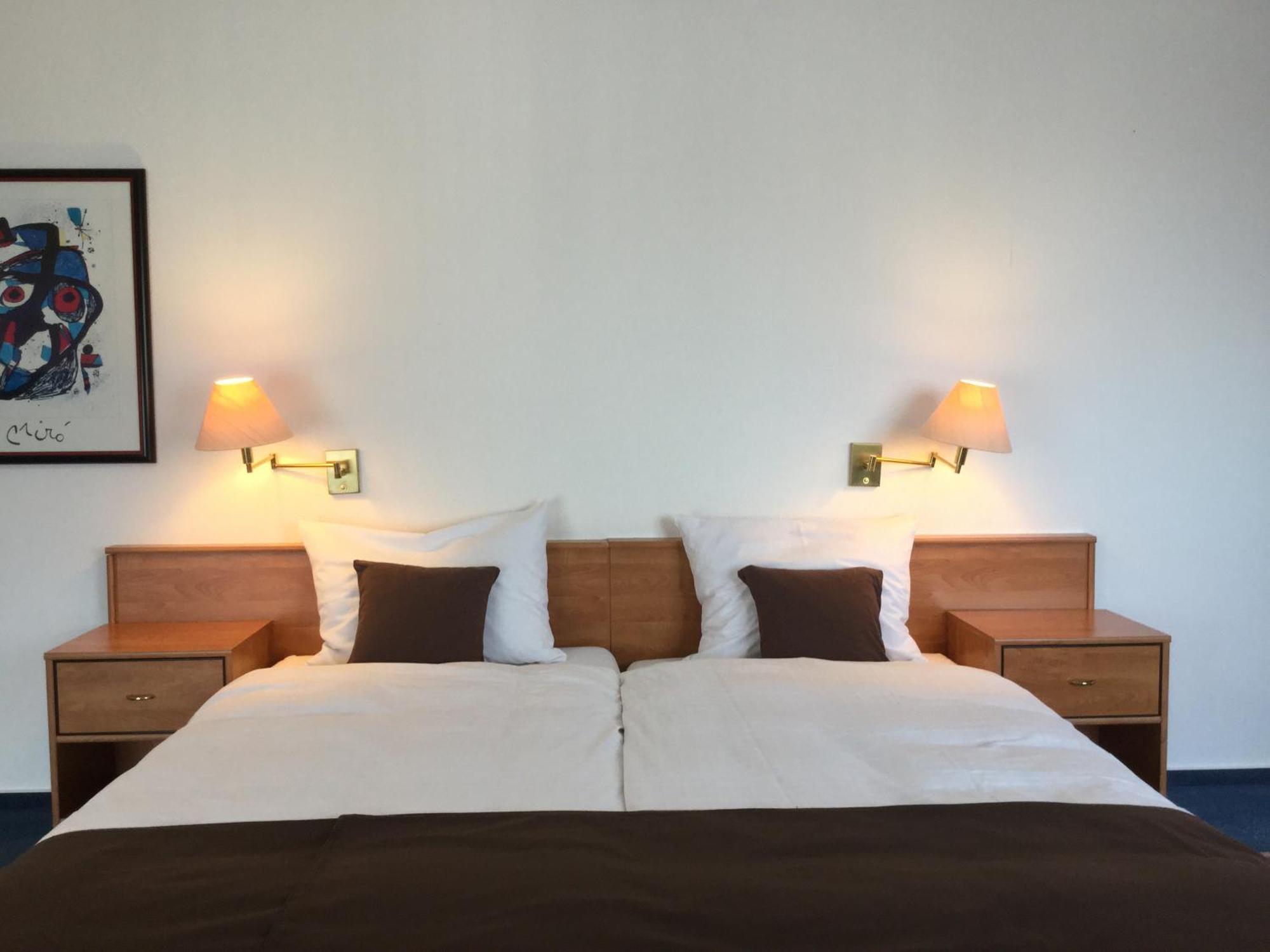 Sunibel Inn Reinheim ภายนอก รูปภาพ